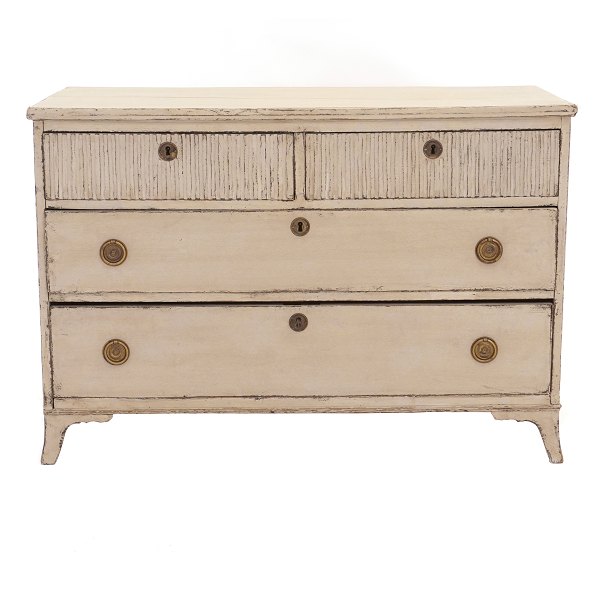 Gustavian chest of drawers. Sweden circa 1780. H: 70,5cm. W: 101cm. D: 50cm