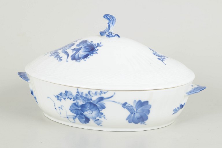 Royal Copenhagen, Blue Flower Curved oval lidded tureen.