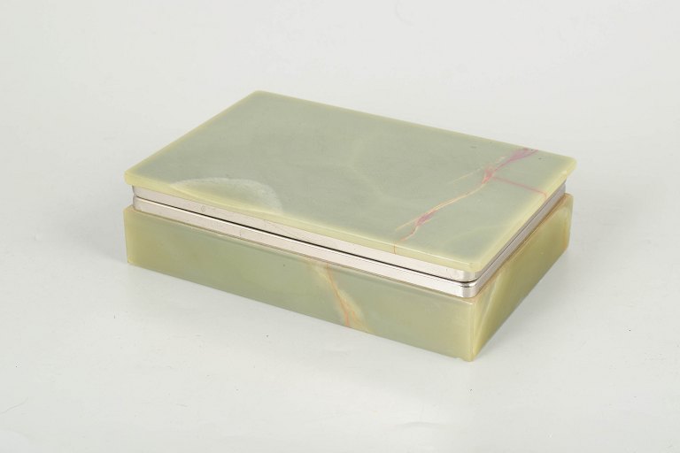 Italiensk onyx, æske fra 1940’erne.